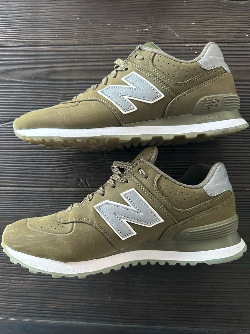 New Balance 574 - Olive Green - Size 9 (Gently Used)
